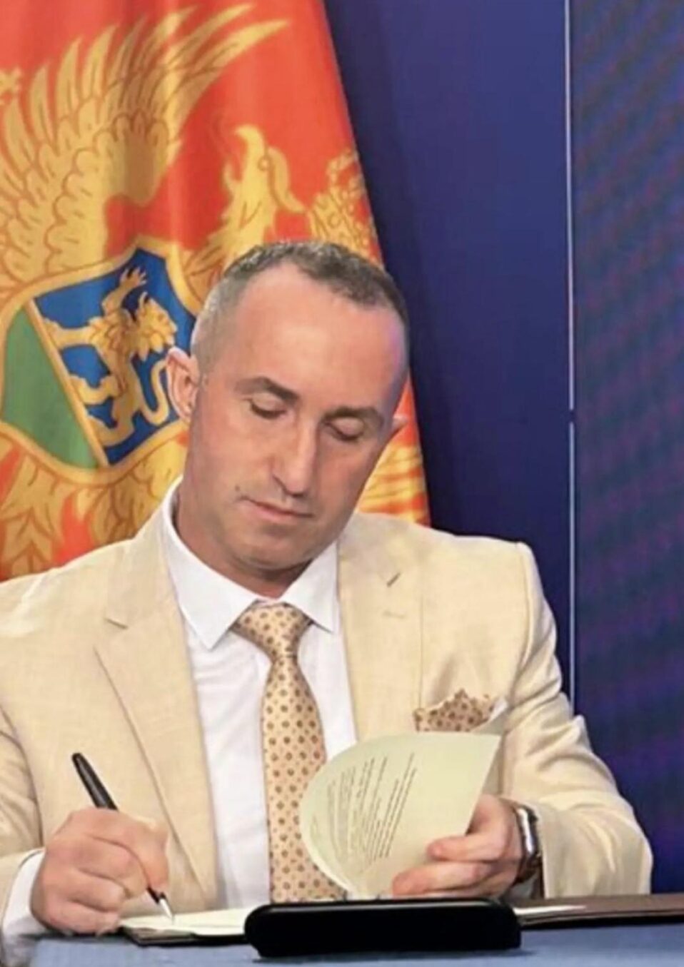 Uredni tvo Istorijski Zapisi Uredni tvo Istorijski Zapisi